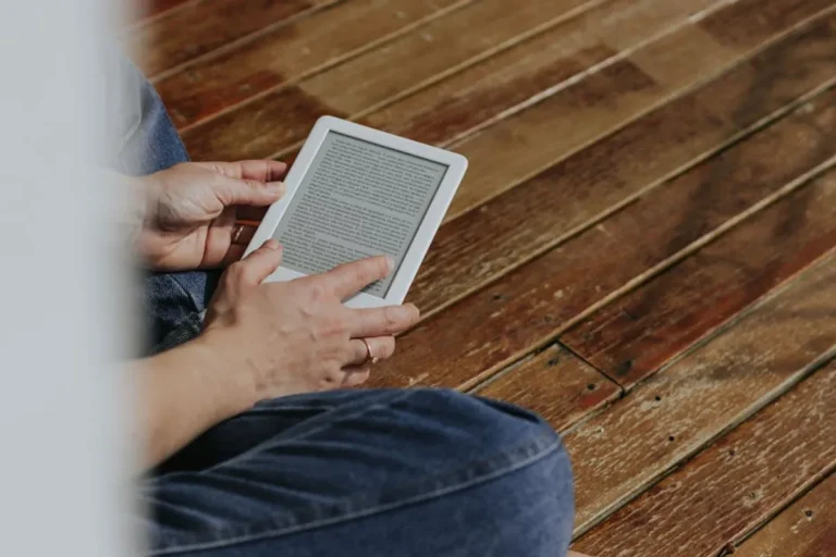 A practical reader’s guide to mytecharm.com and its online footprint